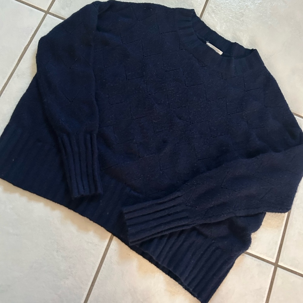 Elegant Navy Women's Crew Neck Sweater